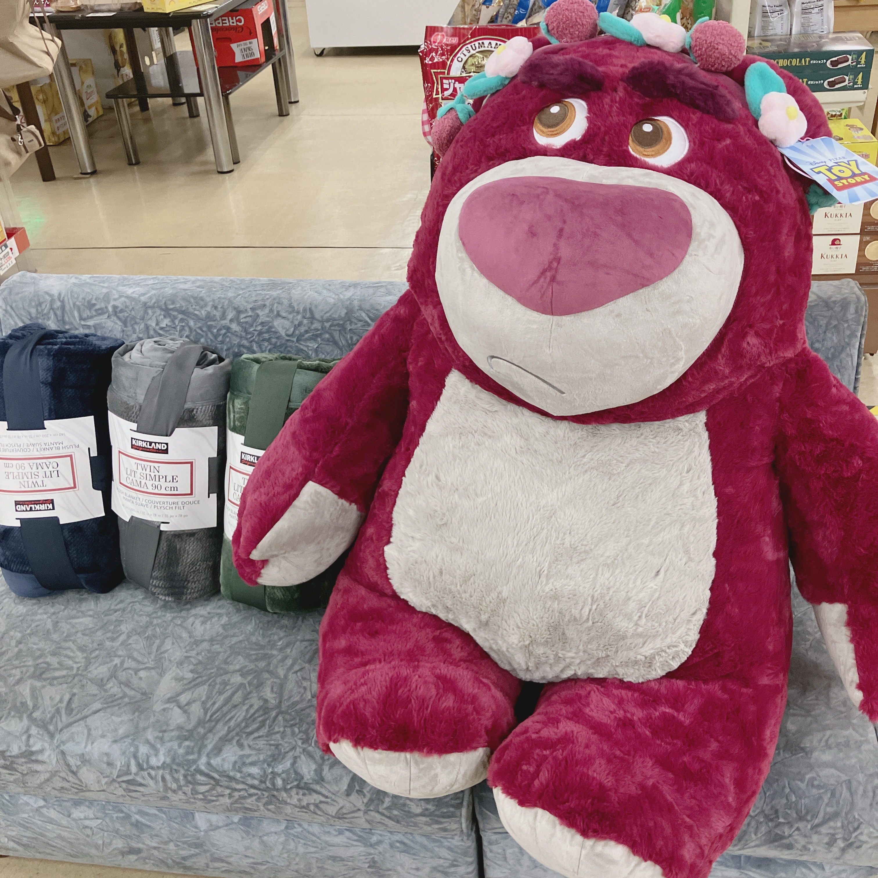 コストコ再販ならロッツォのぬいぐるみ（苺の香り付き